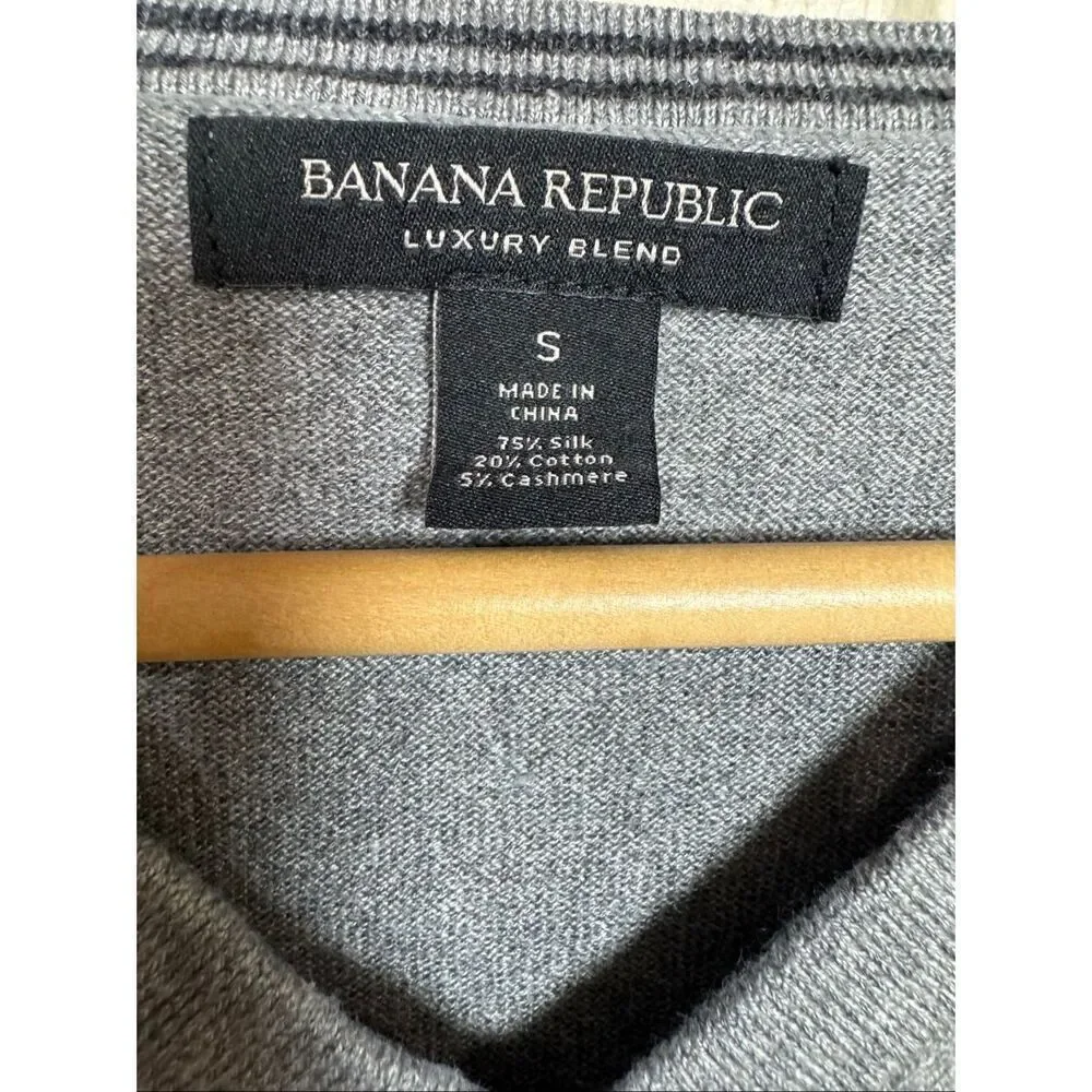 Banana Republic‎ Luxury Blend Mens V Neck Sweater Silk Cashmere Size S